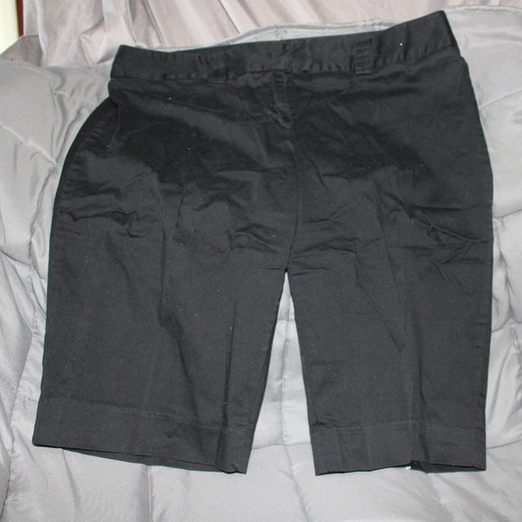 THE LIMITED "Cassidy Fit" Black Walking Shorts - Picture 1 of 8